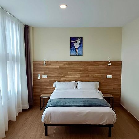 Apartahotel Golden Alcala Alcala de Henares Bagian luar foto
