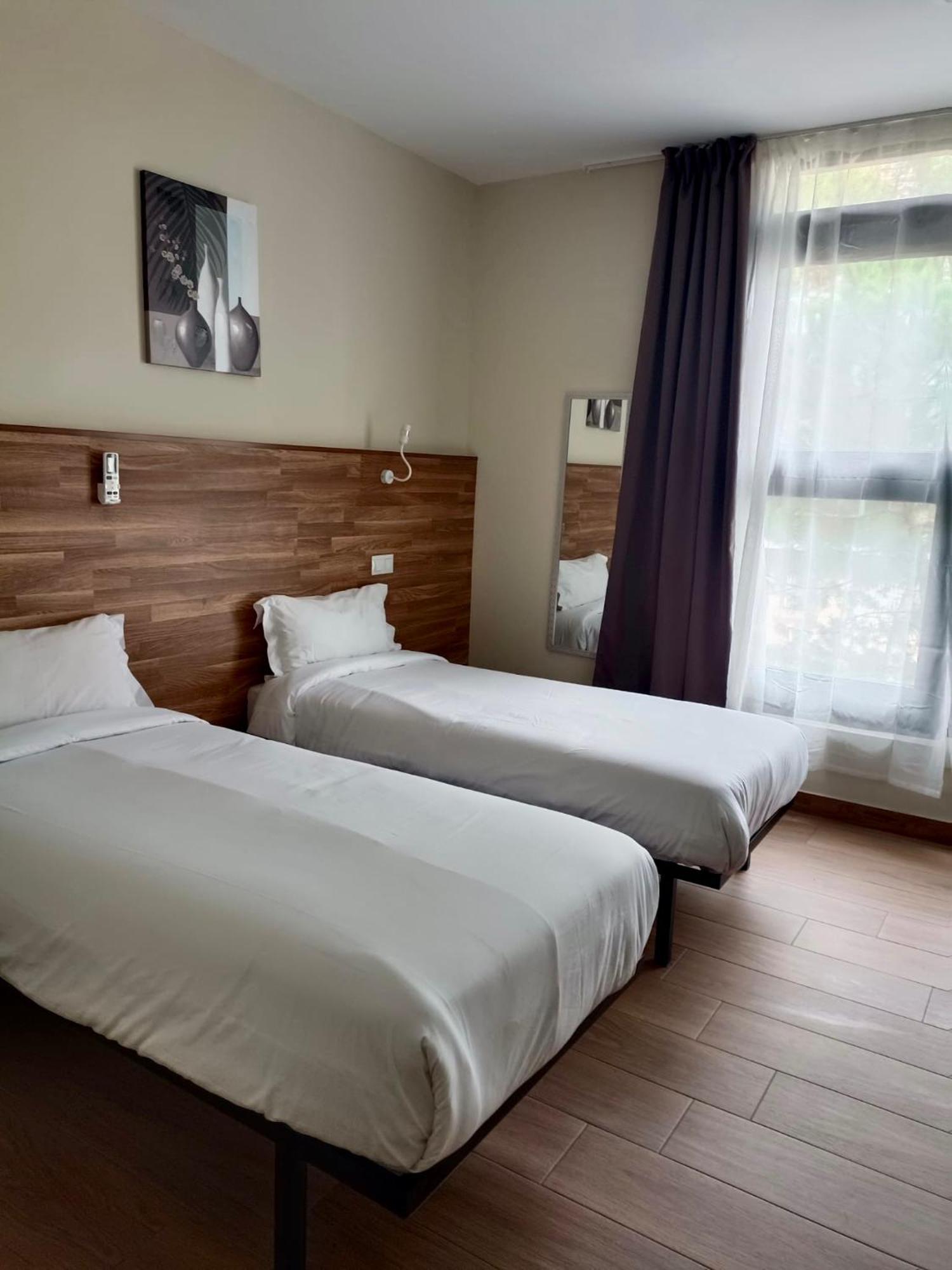 Apartahotel Golden Alcala Alcala de Henares Bagian luar foto