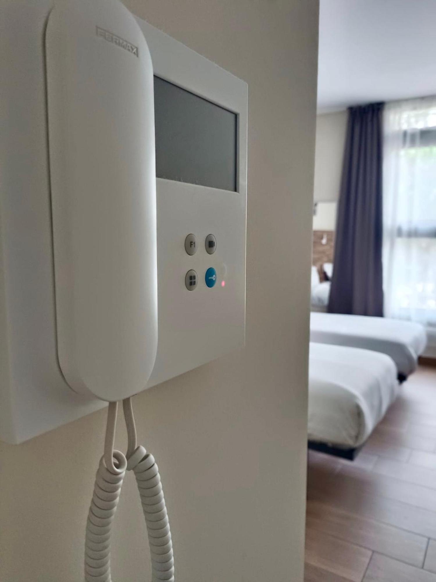 Apartahotel Golden Alcala Alcala de Henares Bagian luar foto